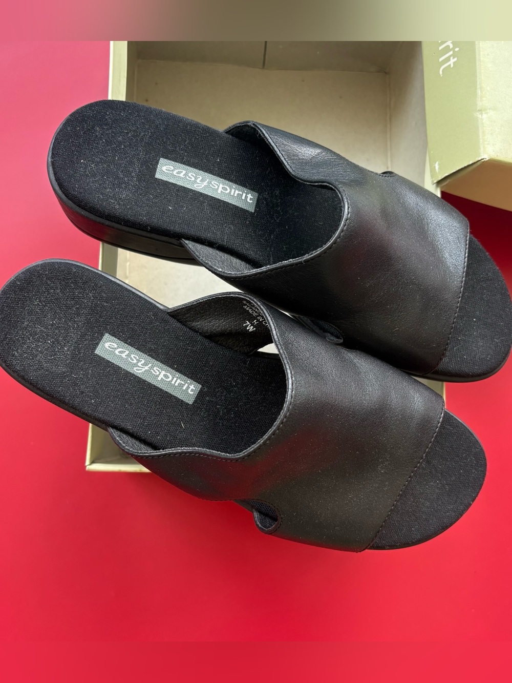 Easy Spirit Esaloe Womens 7W Black Leather Slide Sandals Comfort Shoes Wide